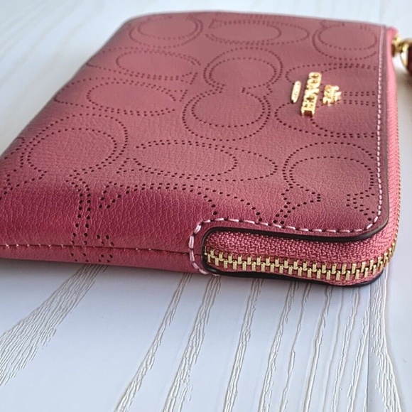 NWT Coach Small Corner Zip Wristlet Perforated Signature Leather Rouge Pink 2961 - Picture 5 of 6